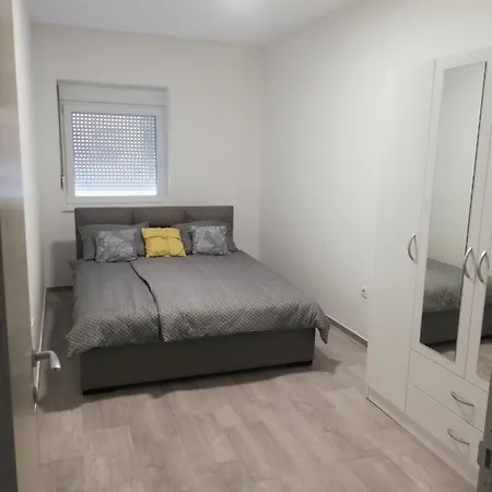 Viktor Lejlighed Sremska Mitrovica